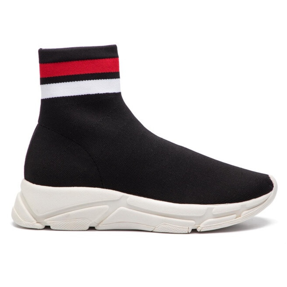 Black Steve Madden Bitten Sneakers Shoe Socks
Women Size 7.5